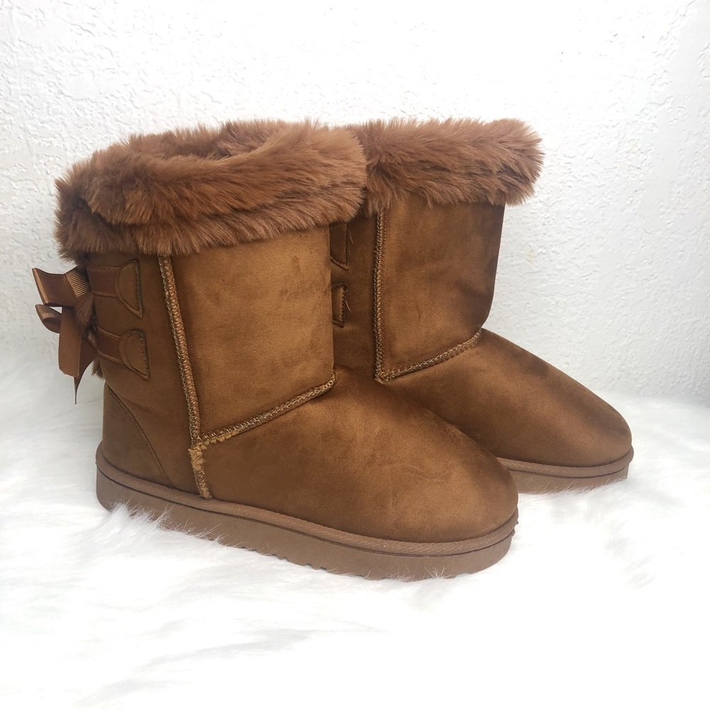 Tan Cozy and Soft Boots - Picture 4 of 4